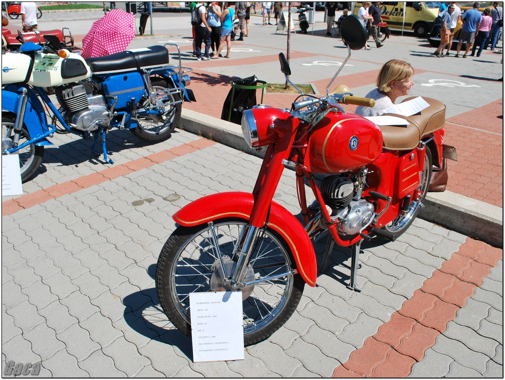 veteranmotortalalkozoveszpremelsogaca201200122