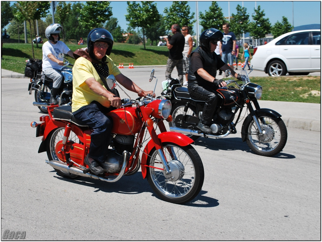 veteranmotortalalkozoveszpremelsogaca201200133