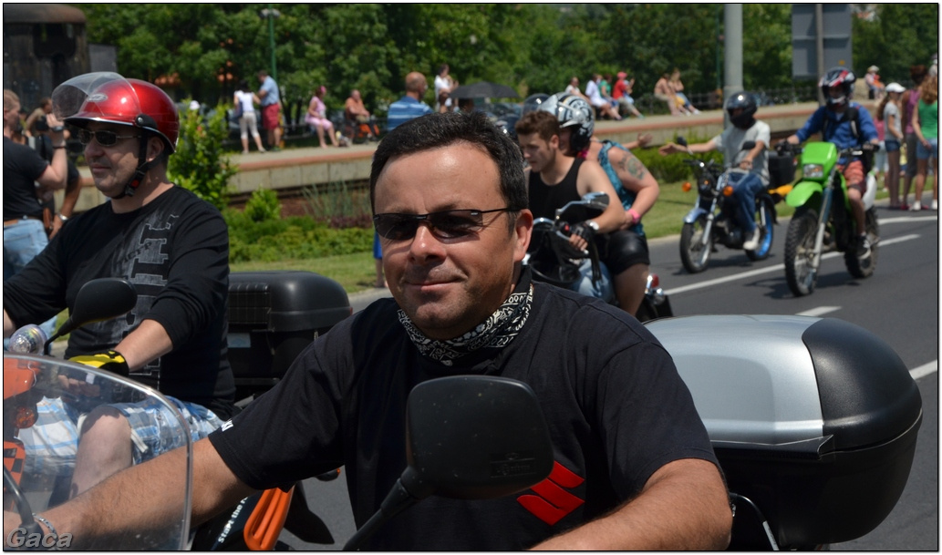 harleydavidsonopenroadfelvonulasmotorgaca201300656