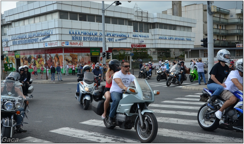 harleydavidsonopenroadfelvonulasmotorgaca201300750