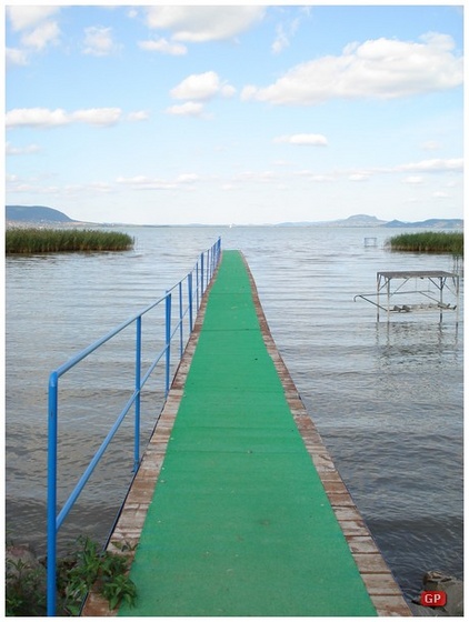 A "zagytéri-lejáró", Balatonmáriafürdőn.