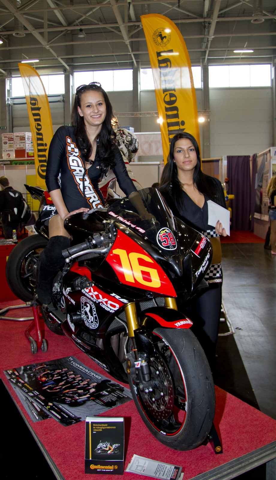 Tuning Show – 2012 – Fuel Girls