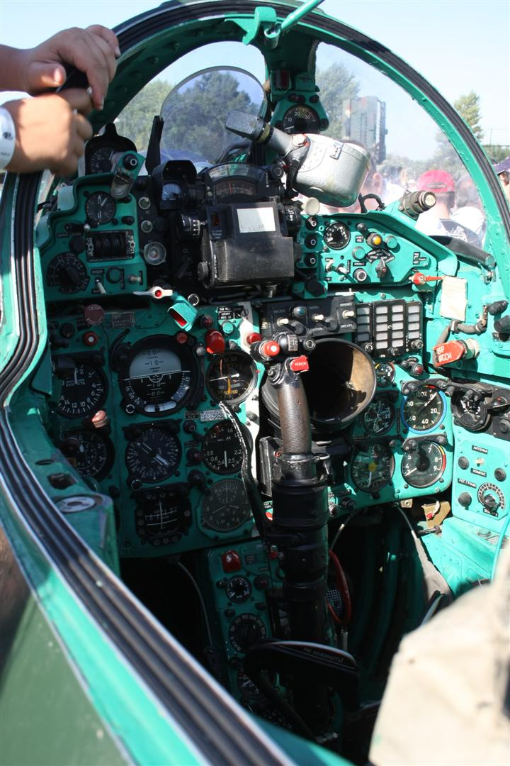 Kecskemét repülőnap 2013 - MIG-21 kabin