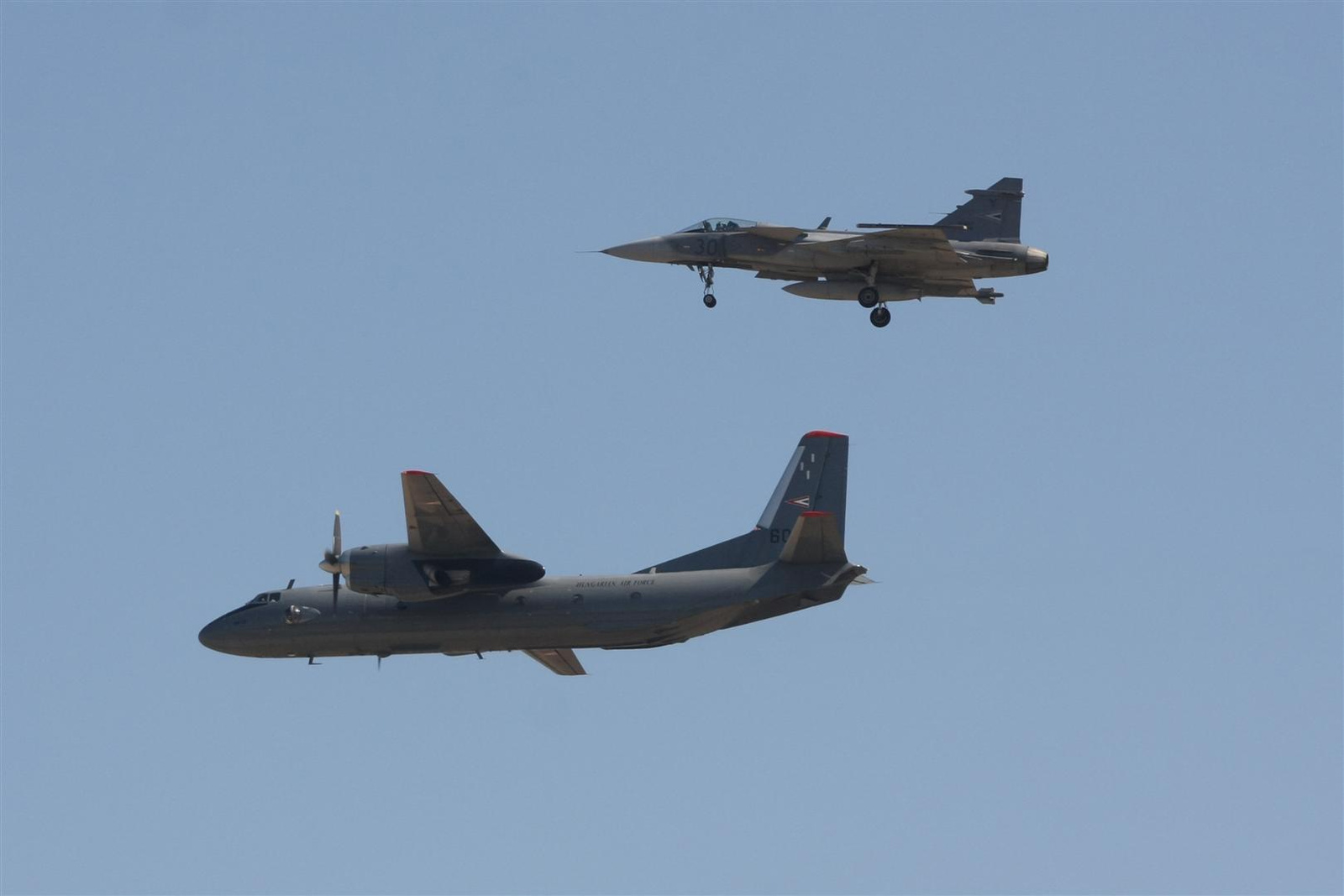 Kecskemét repülőnap 2013 - AN-26 / JAS-39A Magyarország