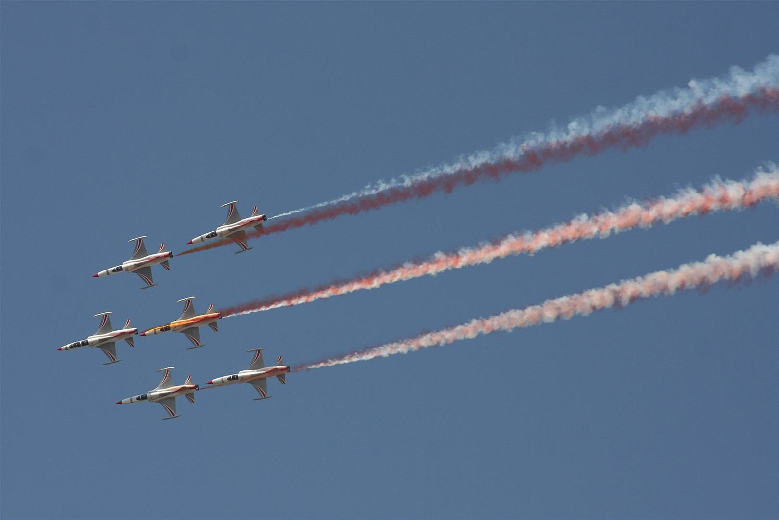 Kecskemét repülőnap 2013 - Török Csillagok NF-5A/B Törökország