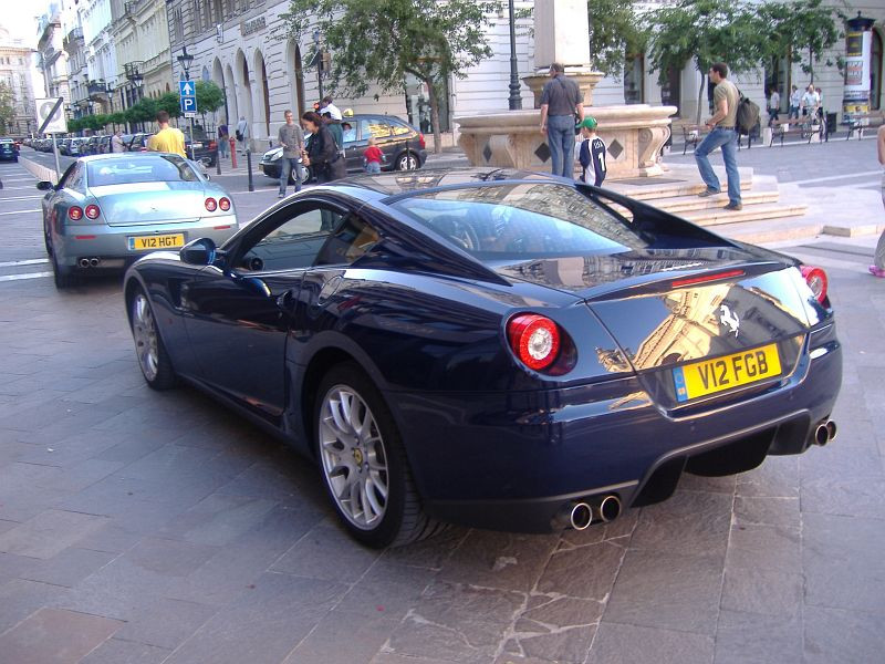 Ferrari 599GTB vs. 612 Scaglietti