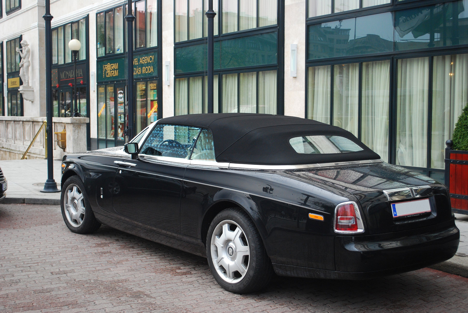 Rolls Royce Phantom Drophead Coupe