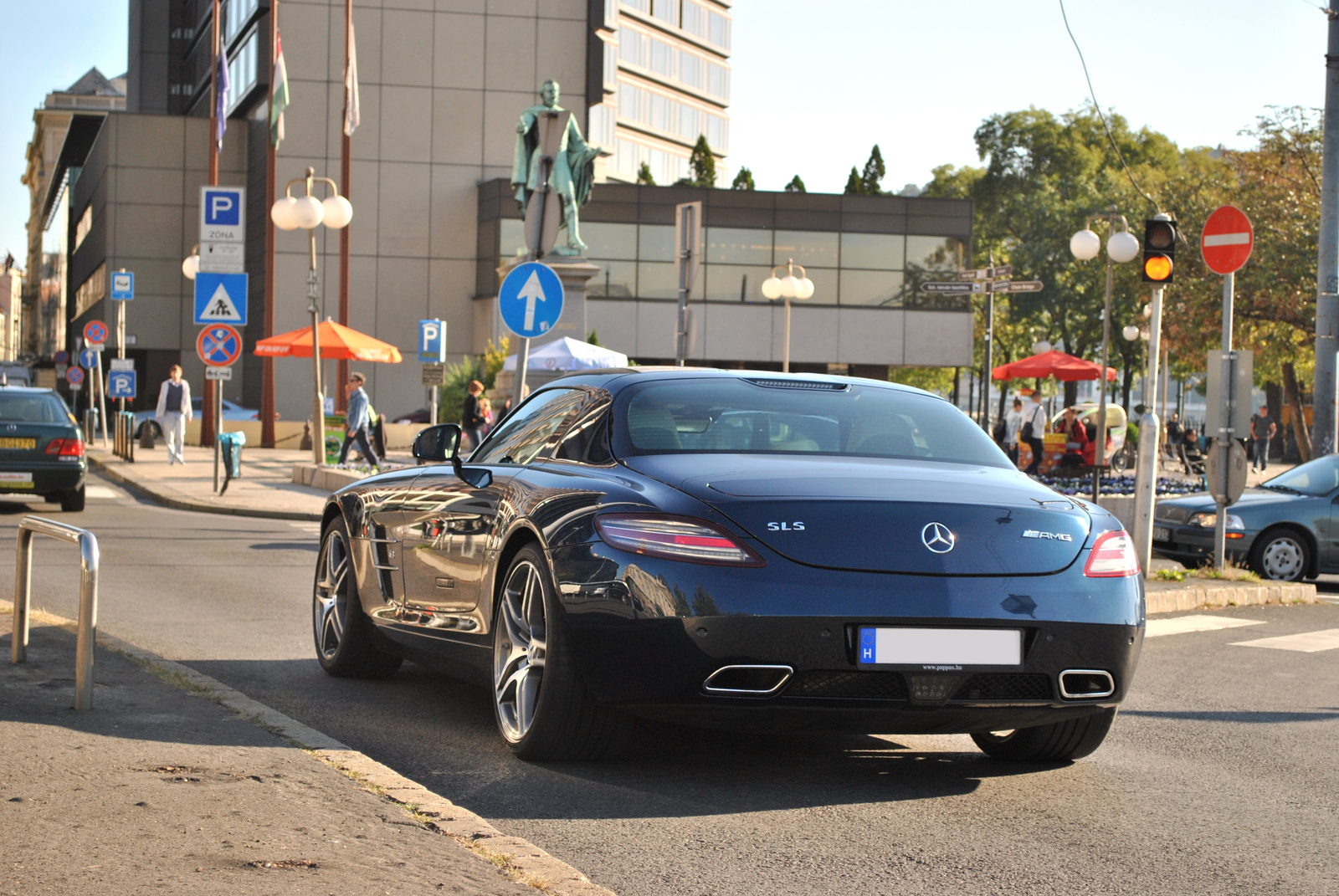 Mercedes-Benz SLS AMG