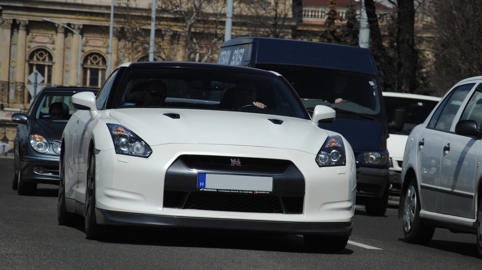 Nissan GT-R