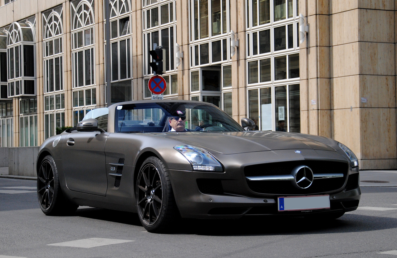 Mercedes-Benz SLS AMG Roadster