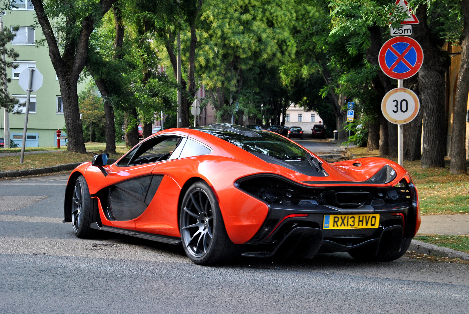 McLaren P1