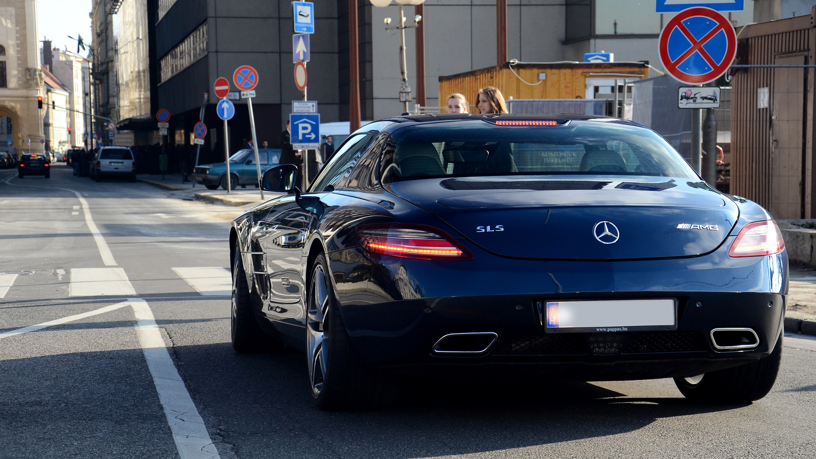 Mercedes-Benz SLS AMG