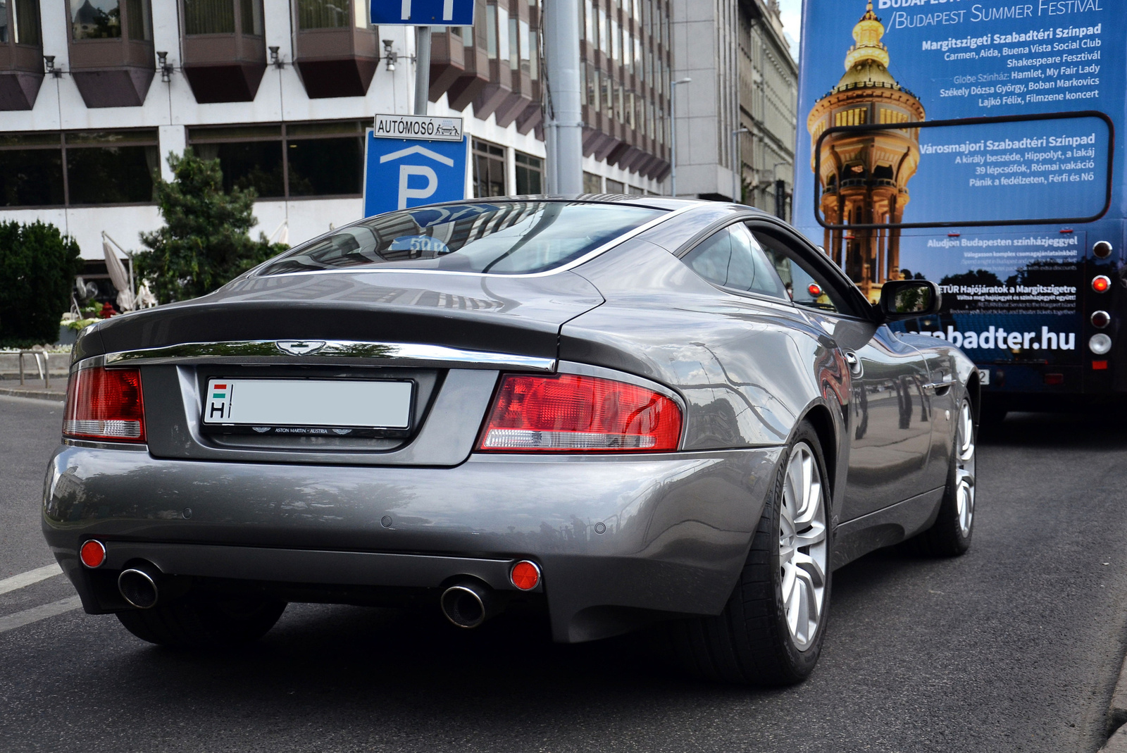 Aston Martin Vanquish