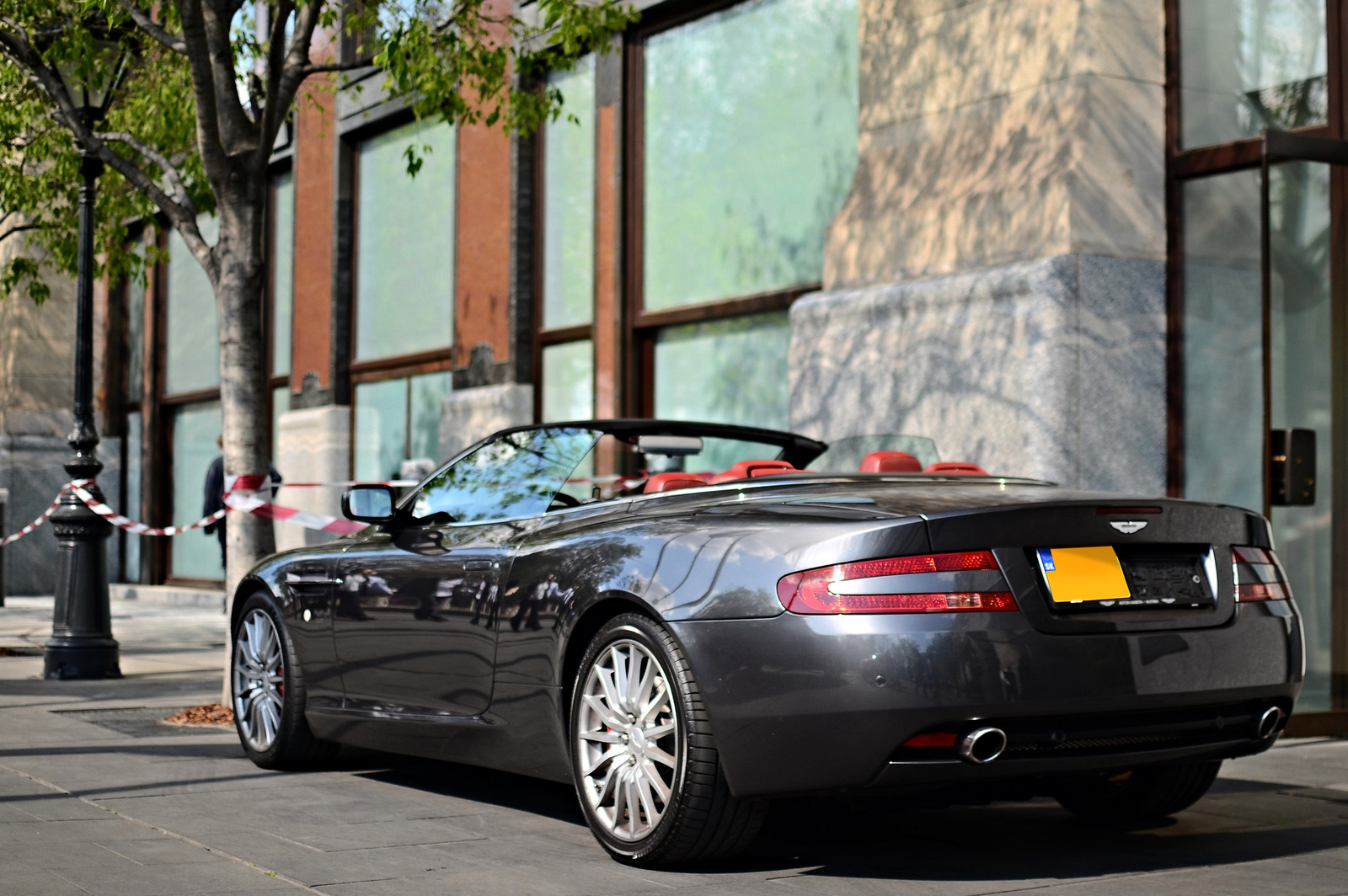 Aston Martin DB9 Volante