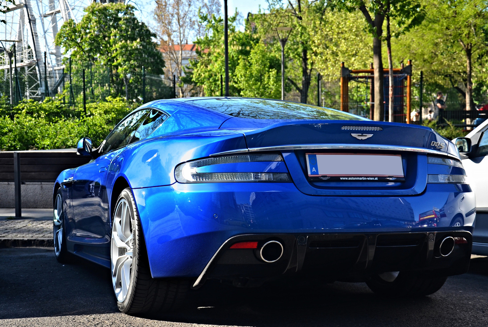 Aston Martin DBS