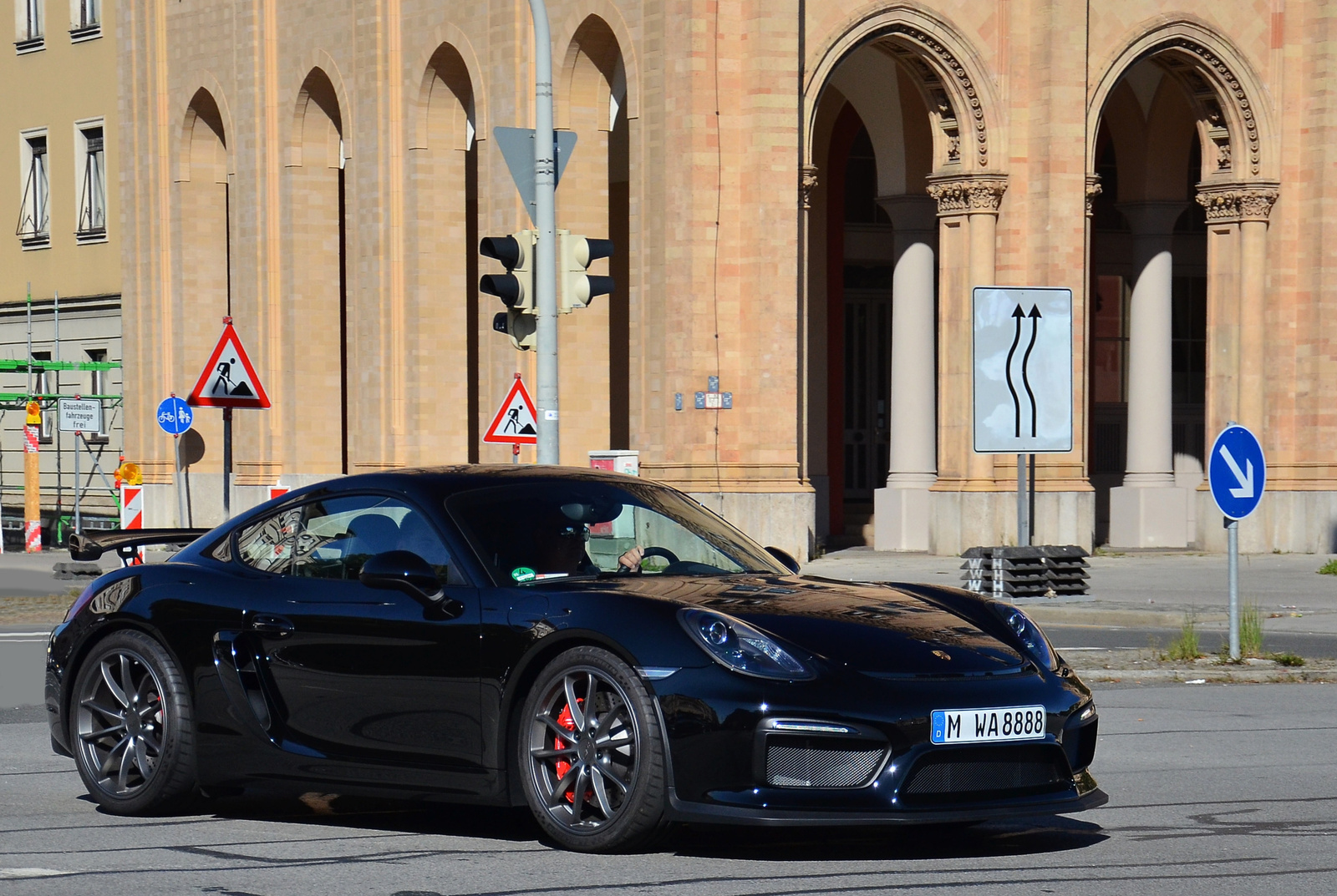 Porsche Cayman GT4