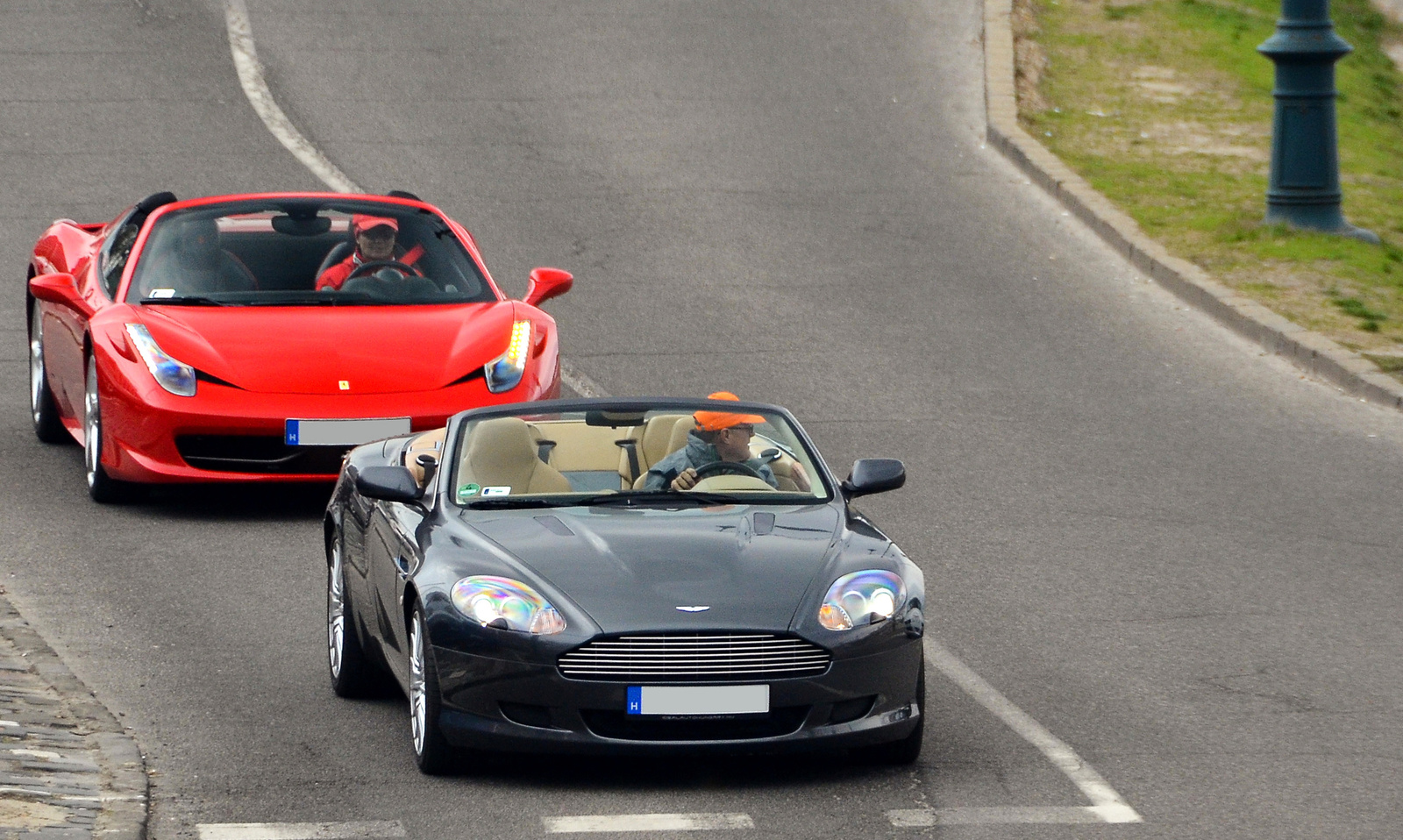 DB9 Volante - 458 Spider