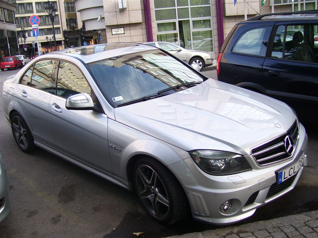 Mercedes- Benz C 63 AMG