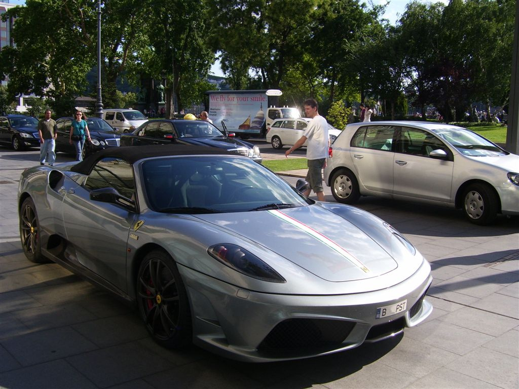 Ferrari Scuderia Spider 16M 4