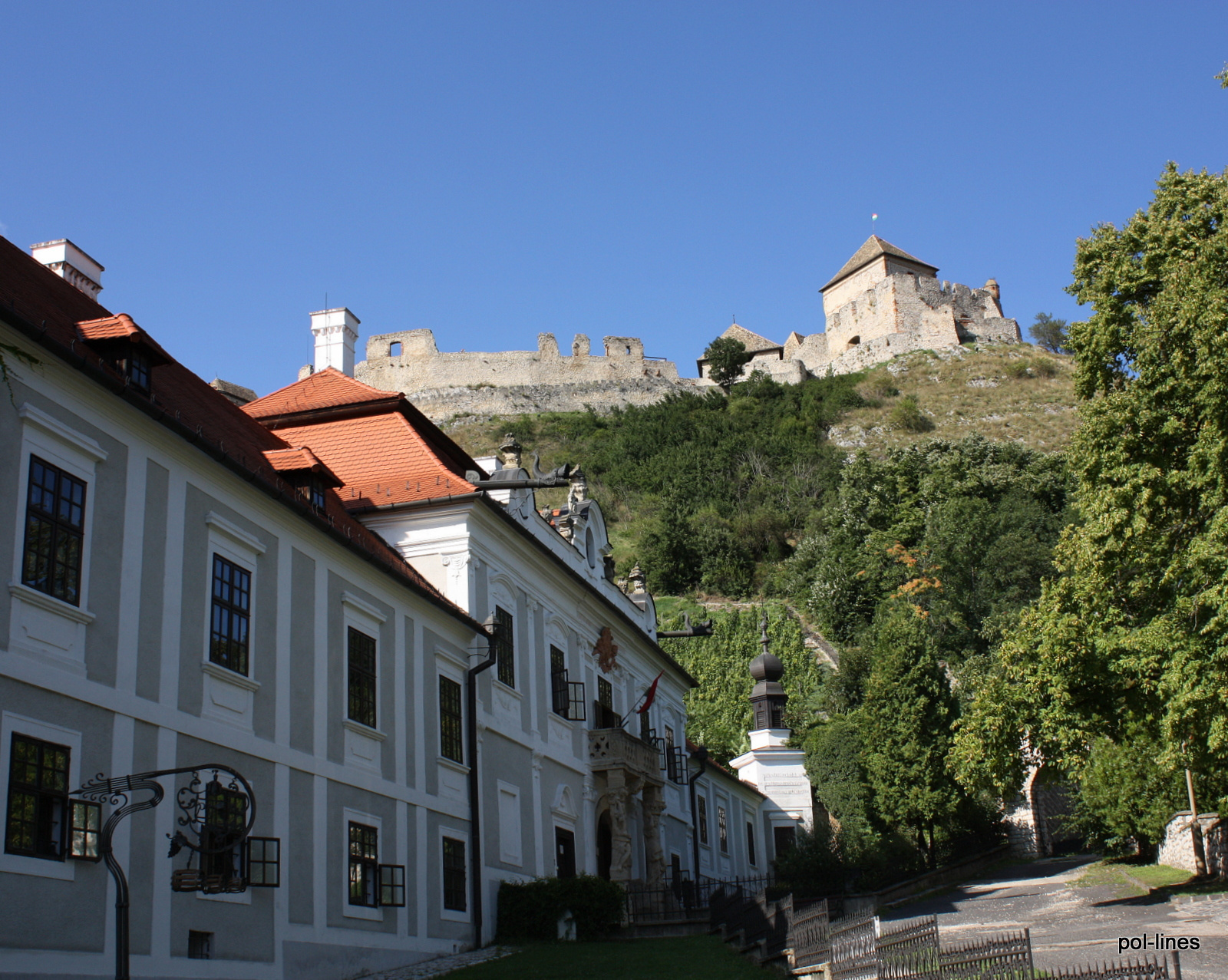 A vár és a palota