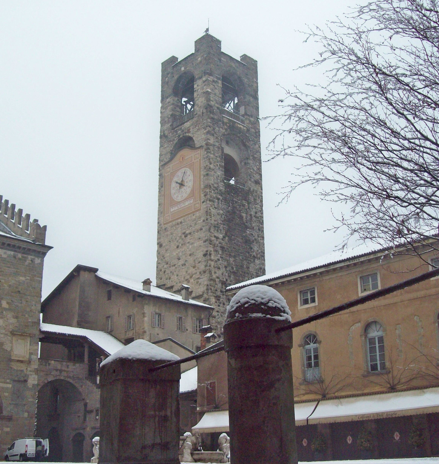 bergamo, piazza vecchia