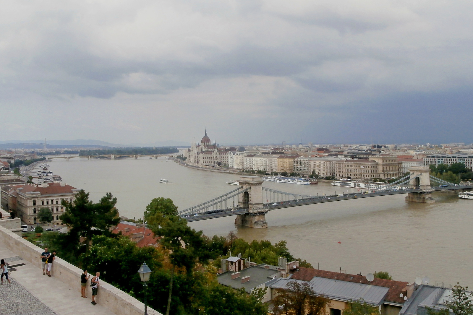 Budapest panoráma vihar előtt