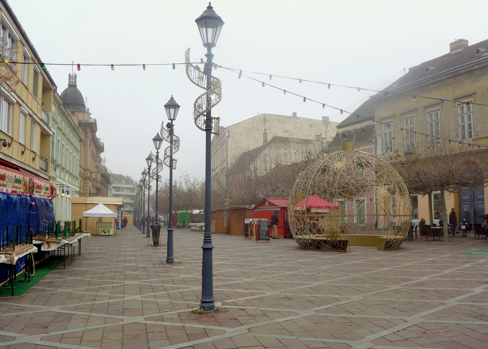 Esztergom, nyitás előtt