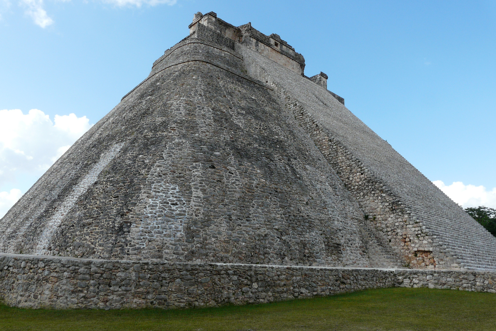 Uxmal nagy piramisa.