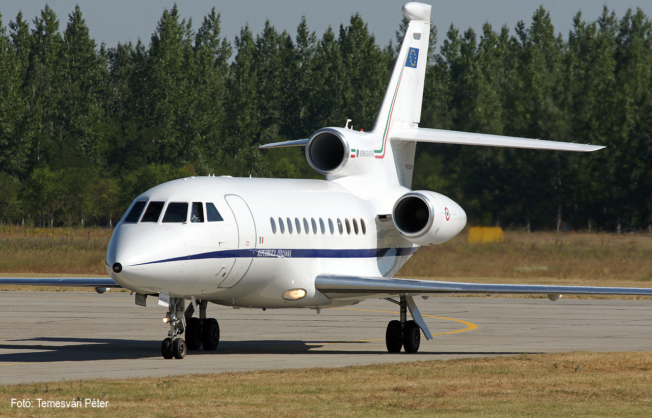 Kecskemet olasz Falcon900 130803-01