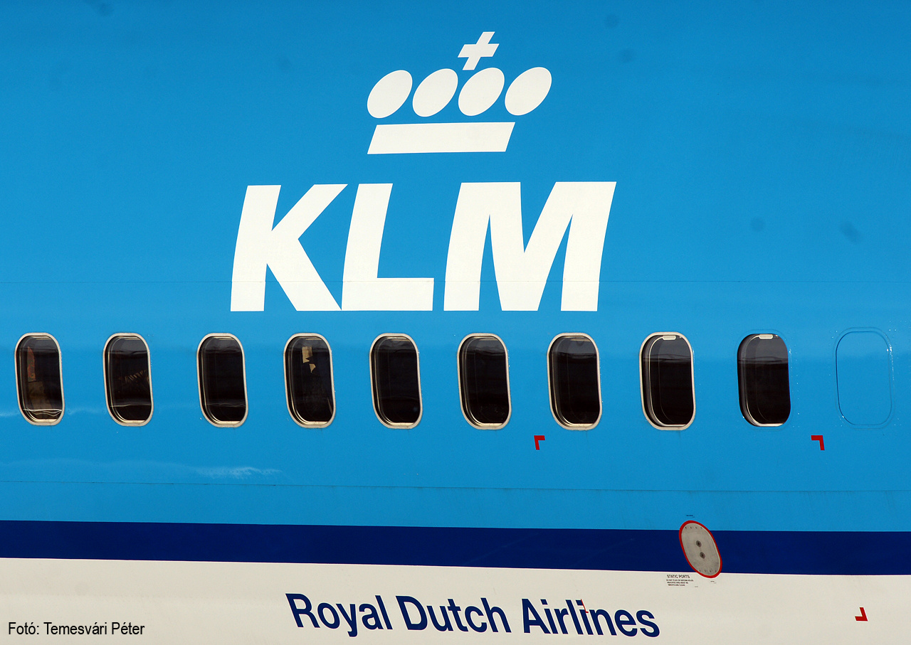 AMS KLM B737 130617-01