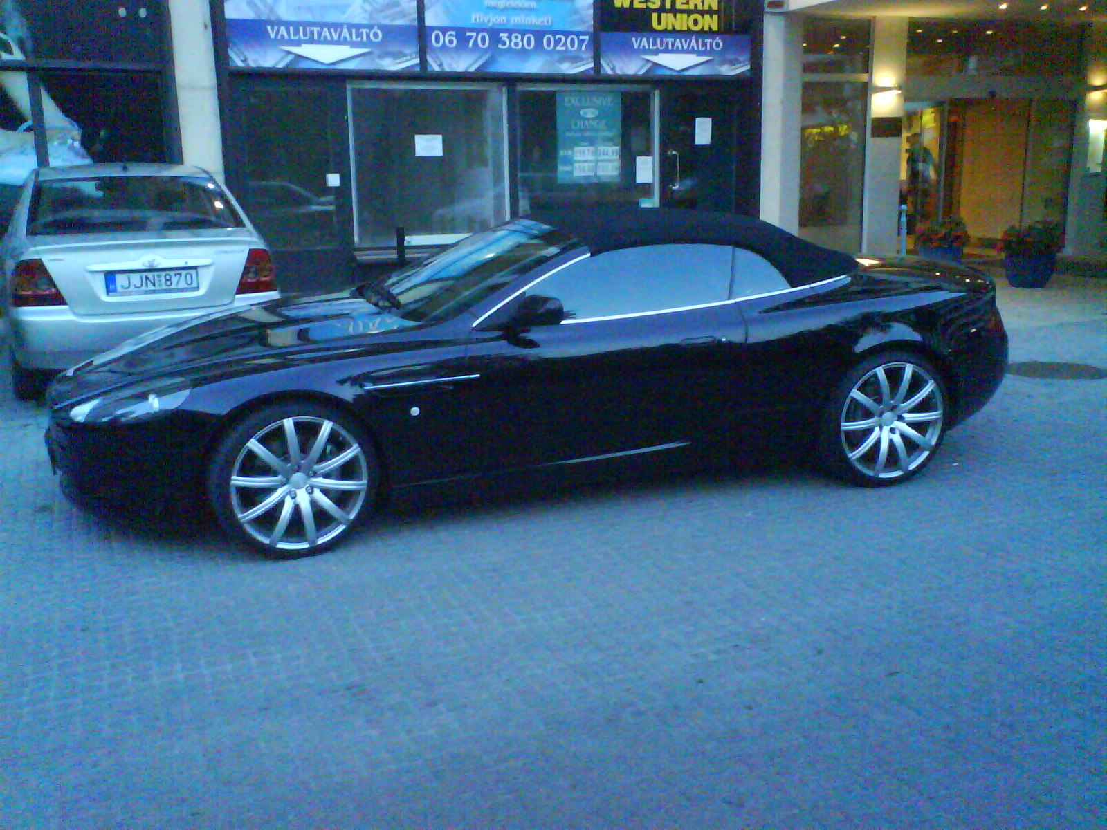 Aston Martin DB9