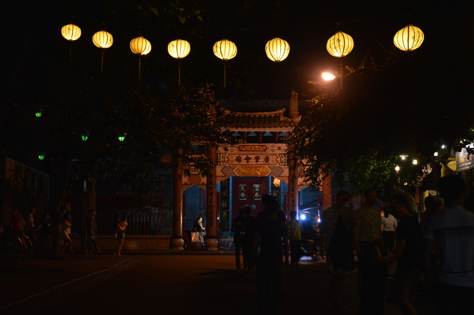 63 Hoi An Másik pagoda esti kivilágítás