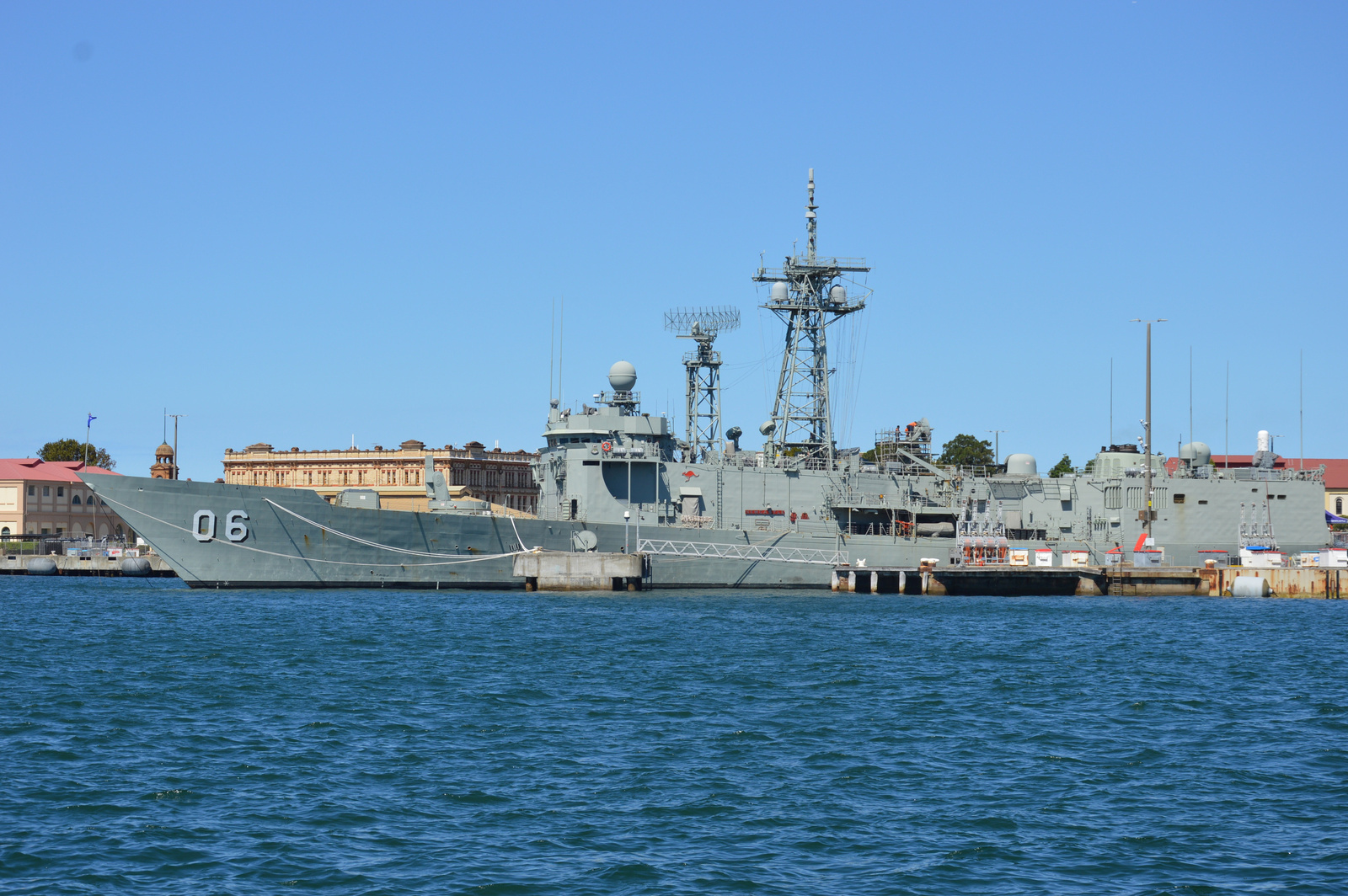 Sydney HMAS Newcastle fregatt