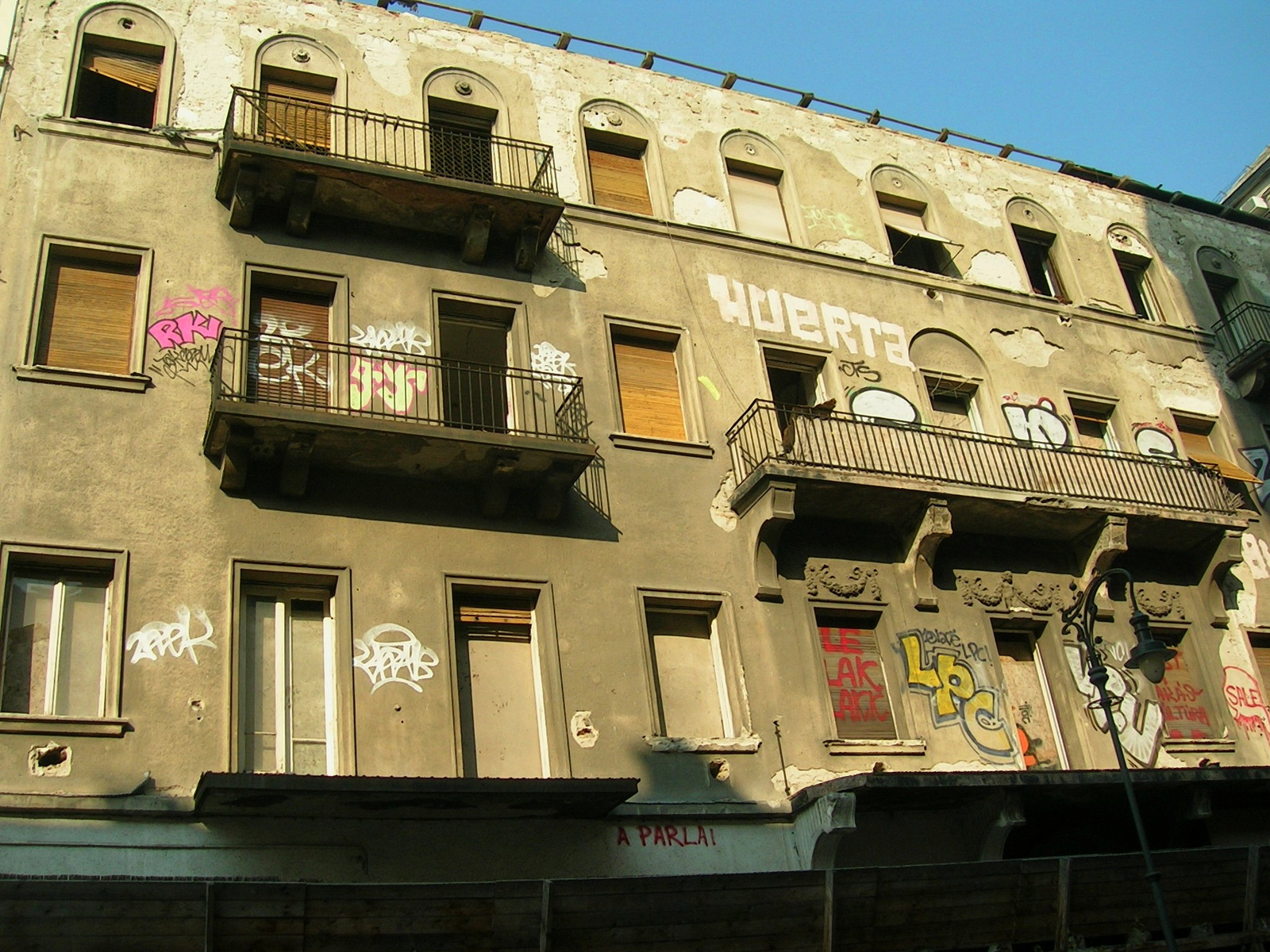 graffiti ház