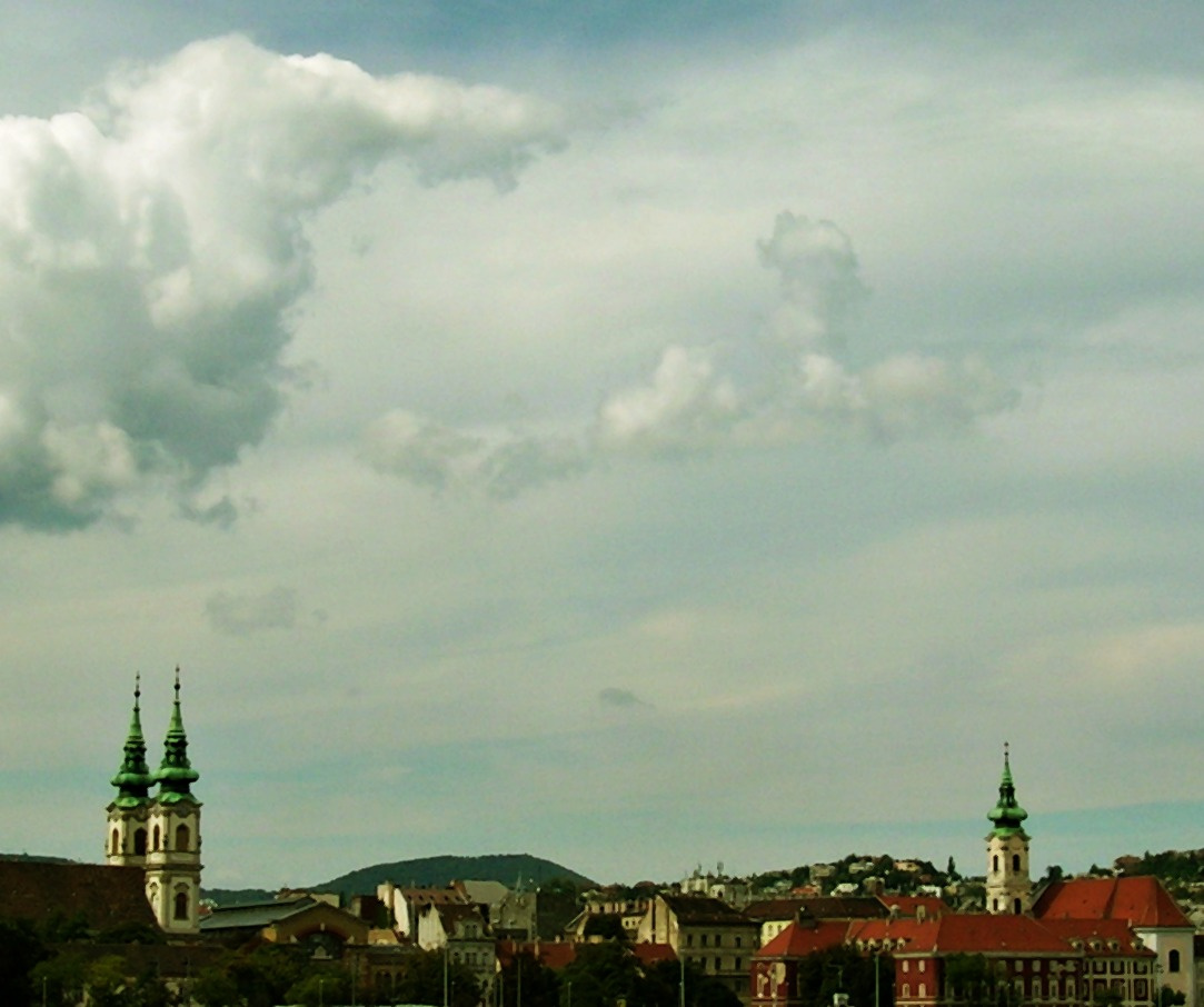 templomtornyok és felhők