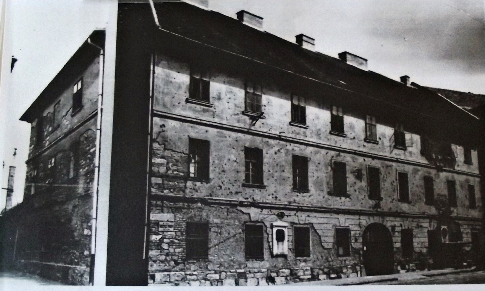 régi fotó a börtön épületéről