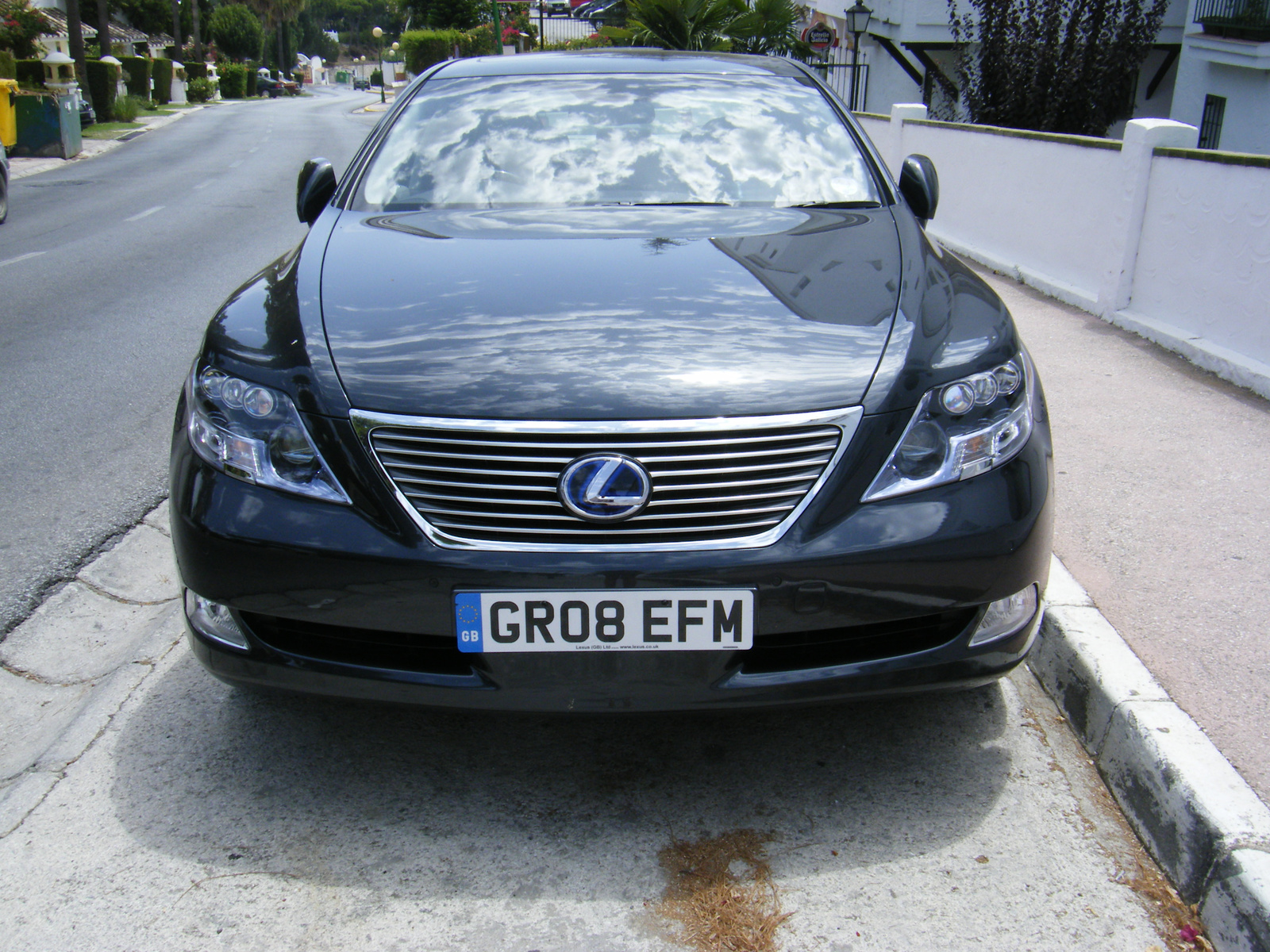 Lexus LS600 HL