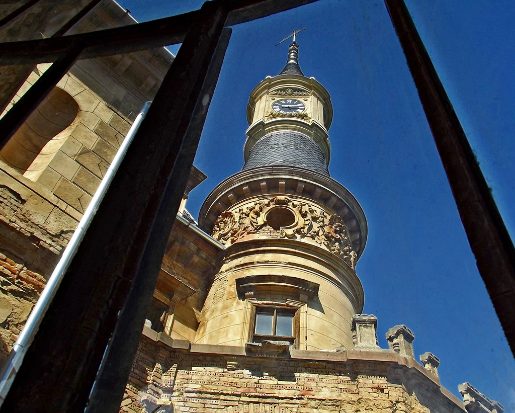Turai kastély -részlet -ablakból