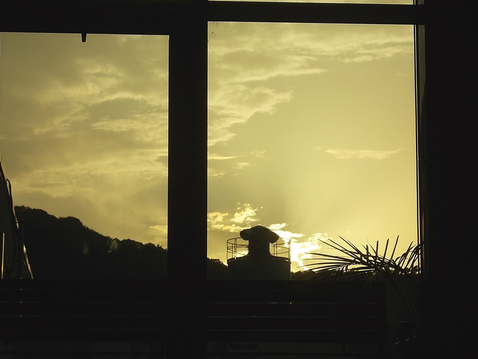 Ablakos naplemente