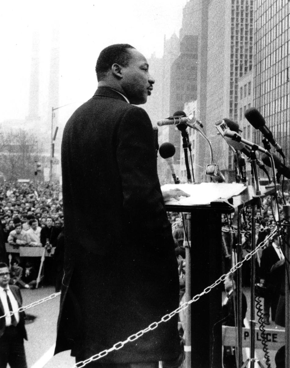 Rev. Dr. Martin Luther King Jr., vezet a tömeg 125.000 vietnami 