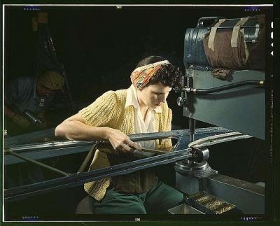 normal 00765-A-girl-riveting-machine-operator-at-the-Douglas-Air