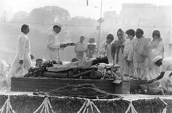 Indira Gandhi's funeral in Delhi on October 31' 1984