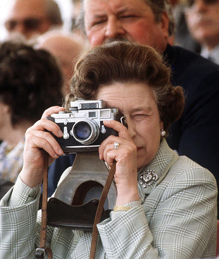 The Queen with a Leica