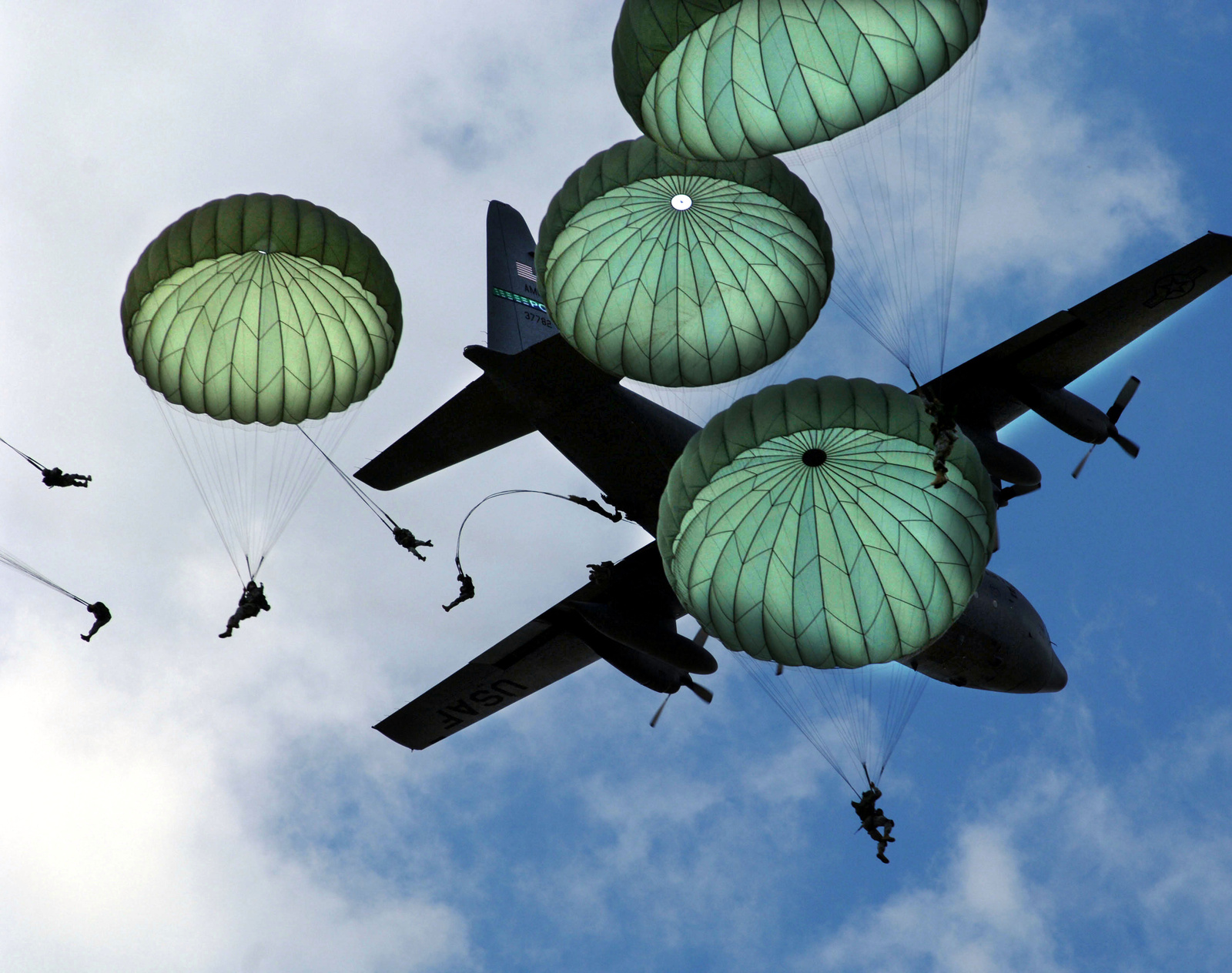 82nd Airborne Mass Jump-JSOH2006