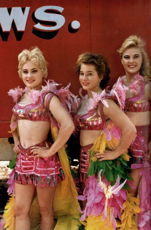 Circus-women-1956-520x790