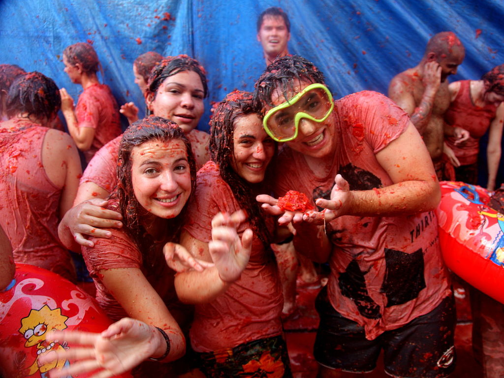 1024px-La Tomatina (25.08.2010) - Spain, Buñol 08