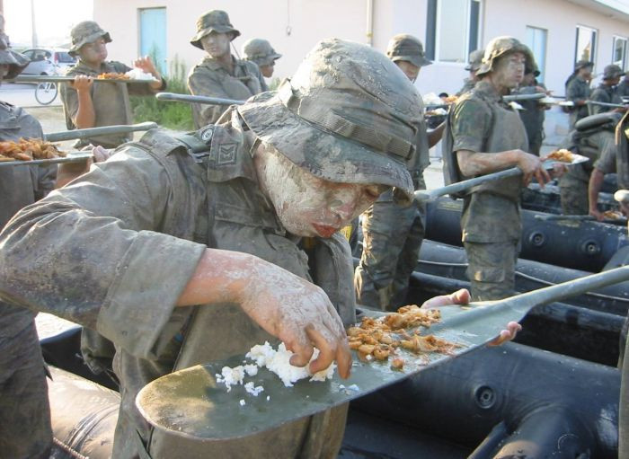 hadsereg sorozás szivatás orvosi vizsgálat katona military consc