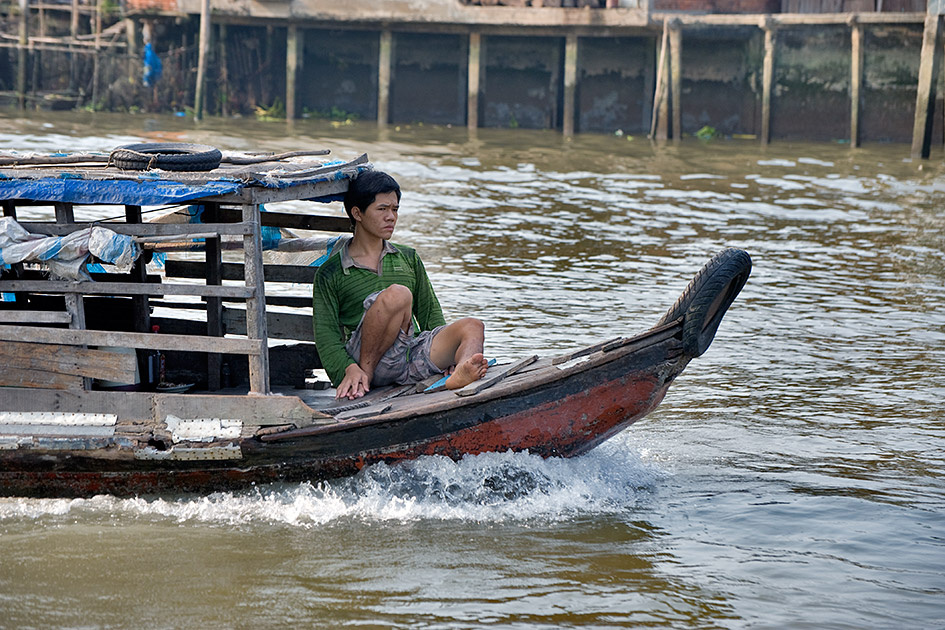 floating market Vietnam