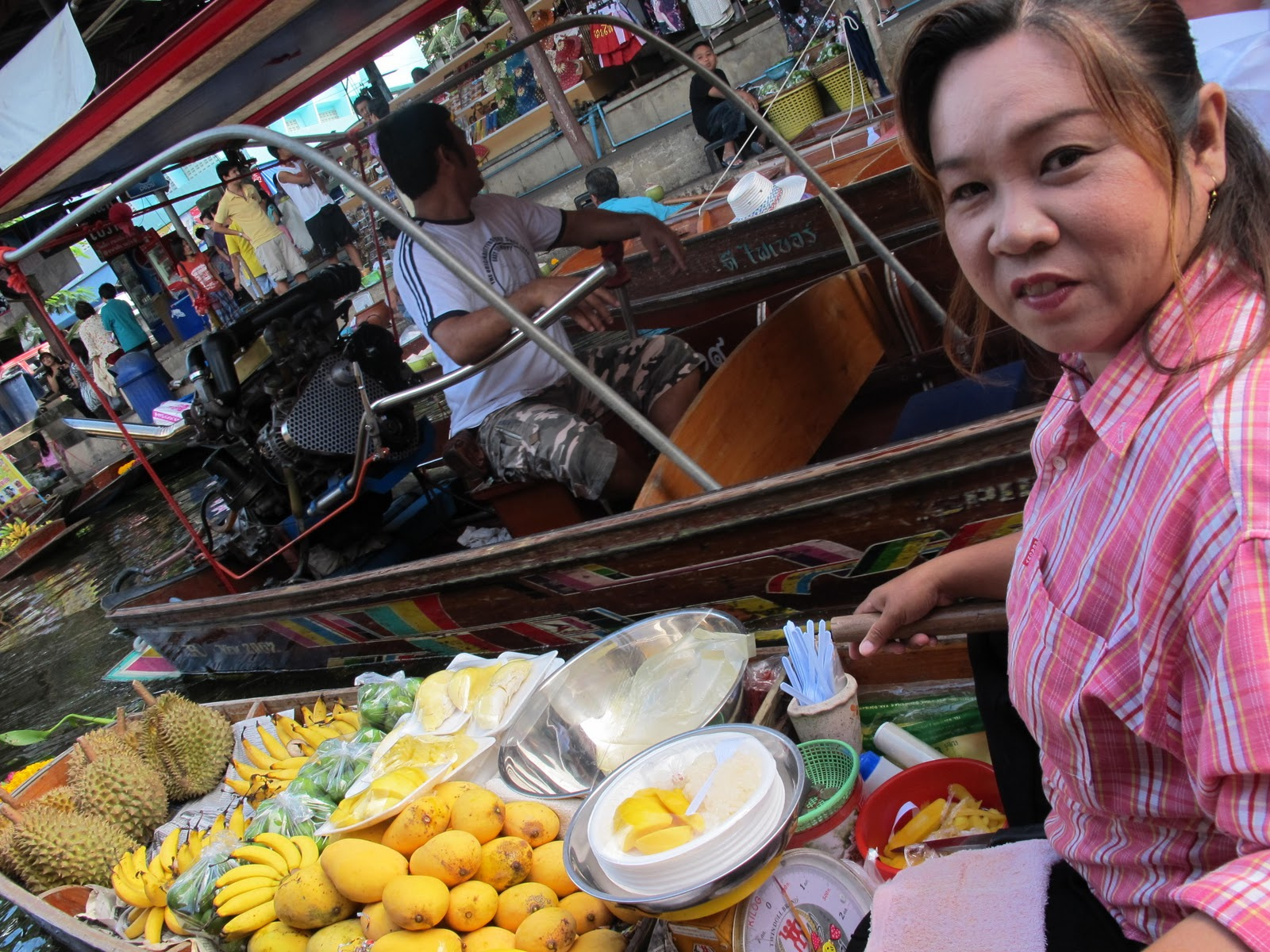 floating market Vietnam