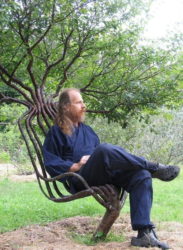 Pete in garden chair 01